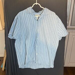 Arizona Jean Company Light Blue and White Striped Short-Sleeve Button-Up Shirt